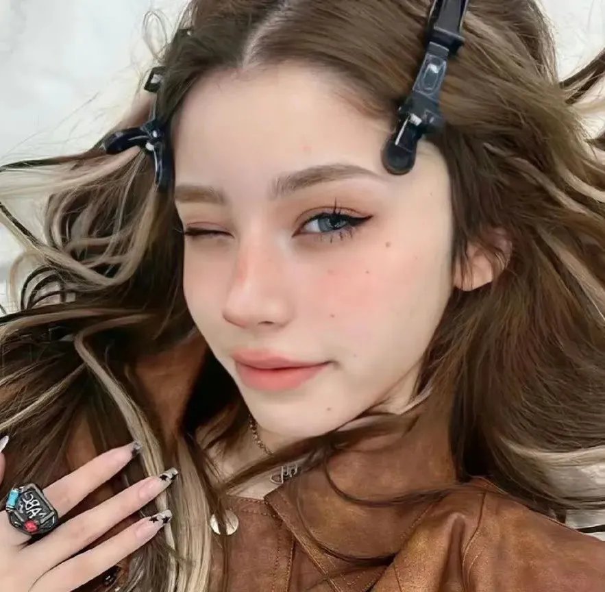 美人无泪